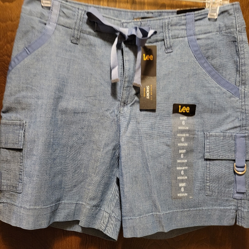 Lee Blue Chambray Cargo Shorts NWT - Picture 3 of 11